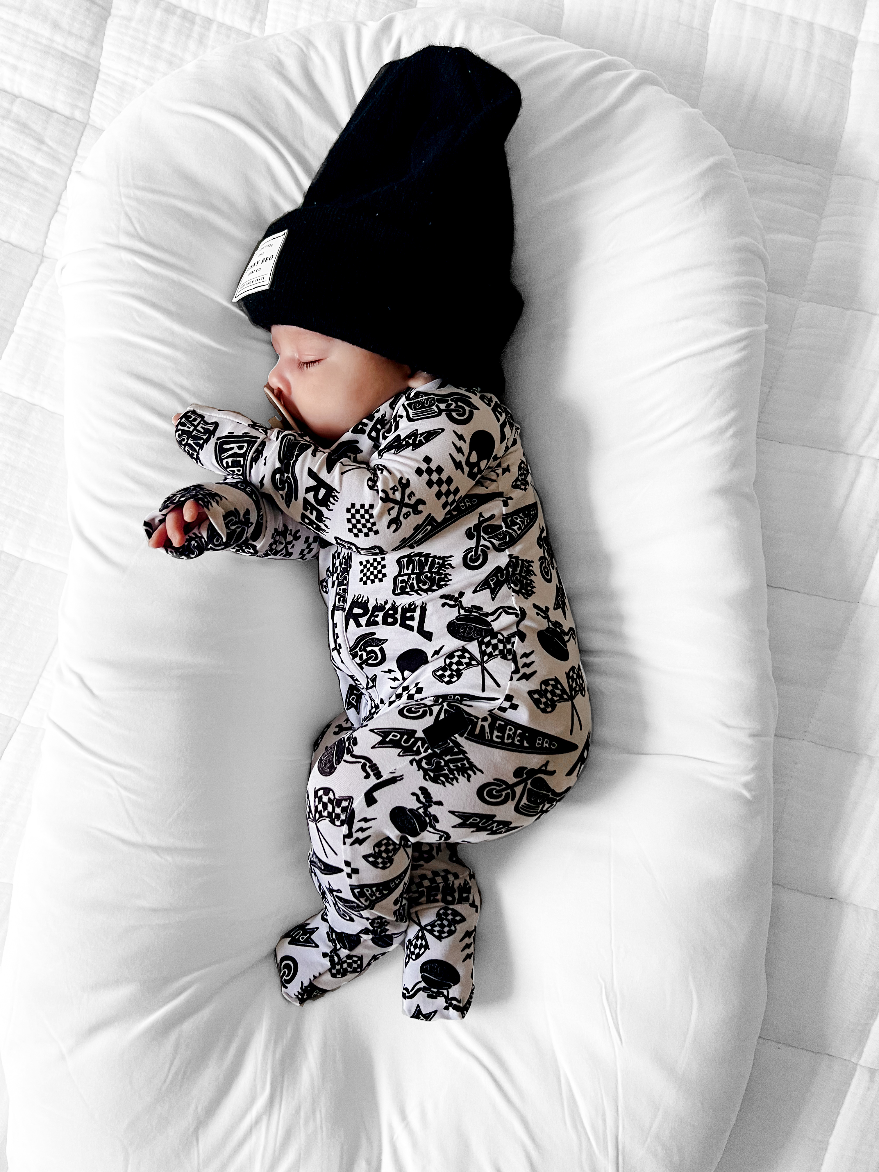 Bamboo Zippy Sleeper in Live Fast